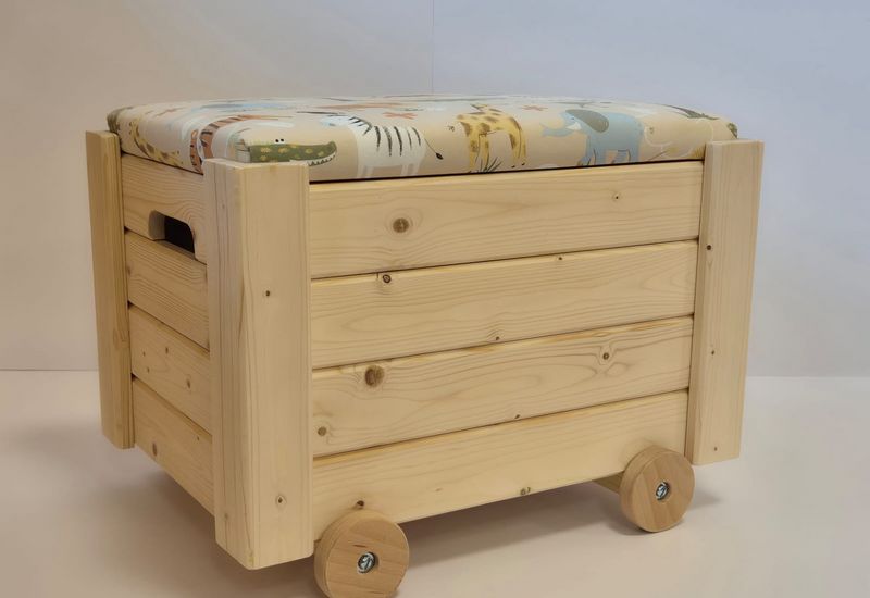 Spielzeugkiste ohne Beschriftung - Safari